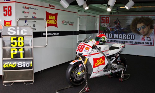 Simoncelli died after an accident during the 2011 Malaysian Grand Prix at Sepang on 23 October 2011.