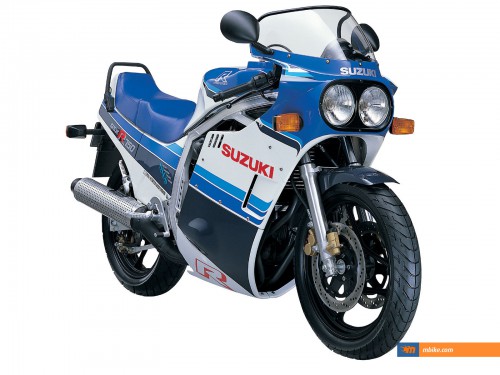 1985 Suzuki GSX-R 750   - click on the image for spec