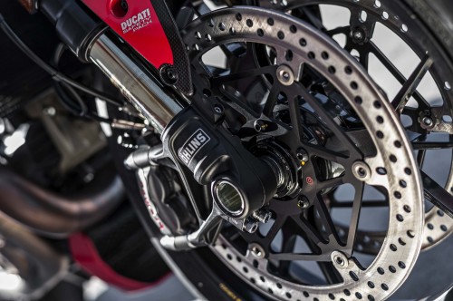 2016-Ducati-Monster-1200-R-still-16
