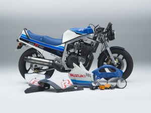 Suzuki to restore original GSX-R750 at Motorcycle Live